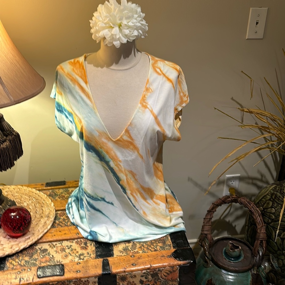High/Low deep V-neck t-shirt